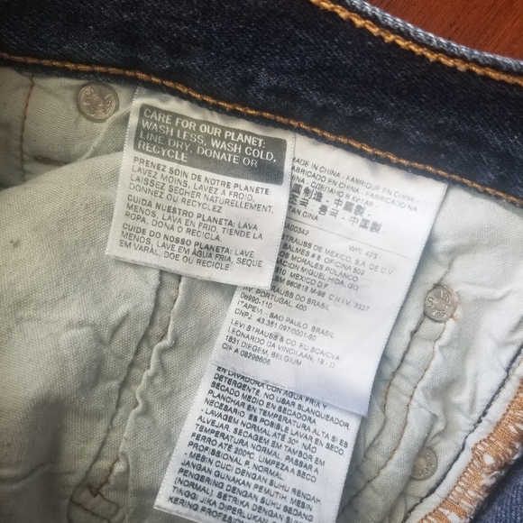 Levis high waisted jean shorts - Picture 8 of 12
